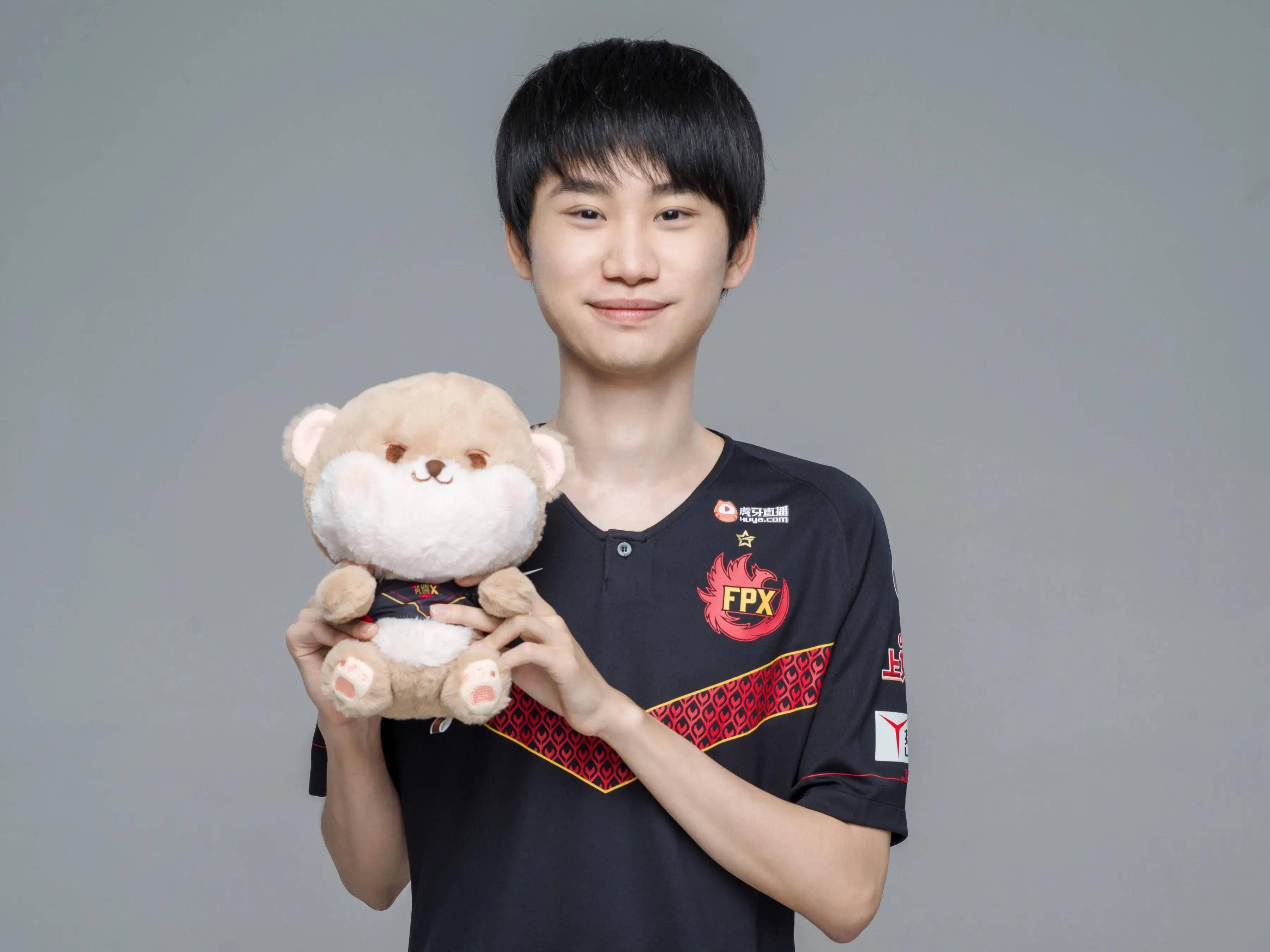 了解电子竞技体育-Doinb重返赛场，大比分获胜首场状态出色，TL观众沸腾！